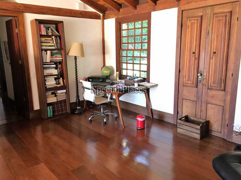 Conheça SALA ÍNTIMA do imóvel - Casa À Venda no Condomínio Itanhangá, Portinho do Massarú - Itanhangá - Rio de Janeiro - RJ - BAC2859 - 15 SALA ÍNTIMA