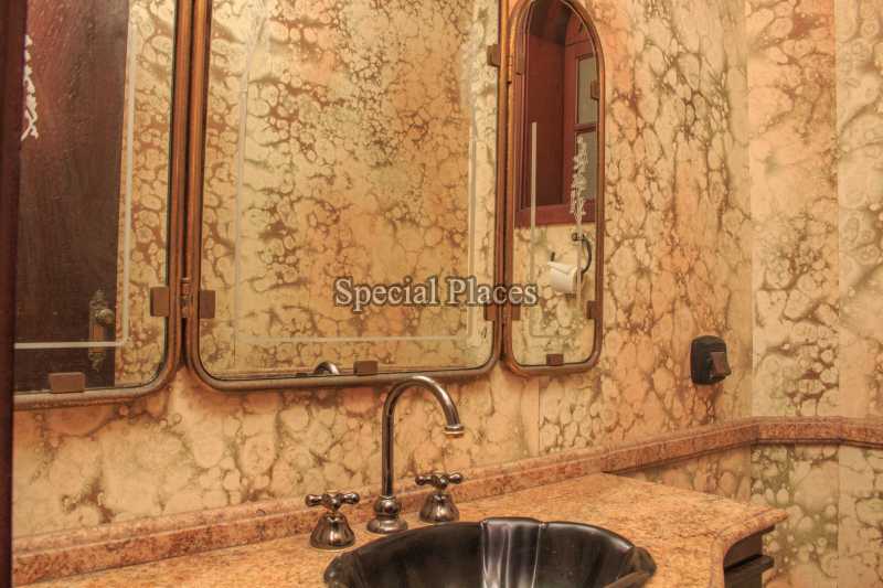 Conheça LAVABO do imóvel - Casa À Venda no Condomínio Barra, Park Palace - Barra da Tijuca - Rio de Janeiro - RJ - BAC3126 - 20 LAVABO