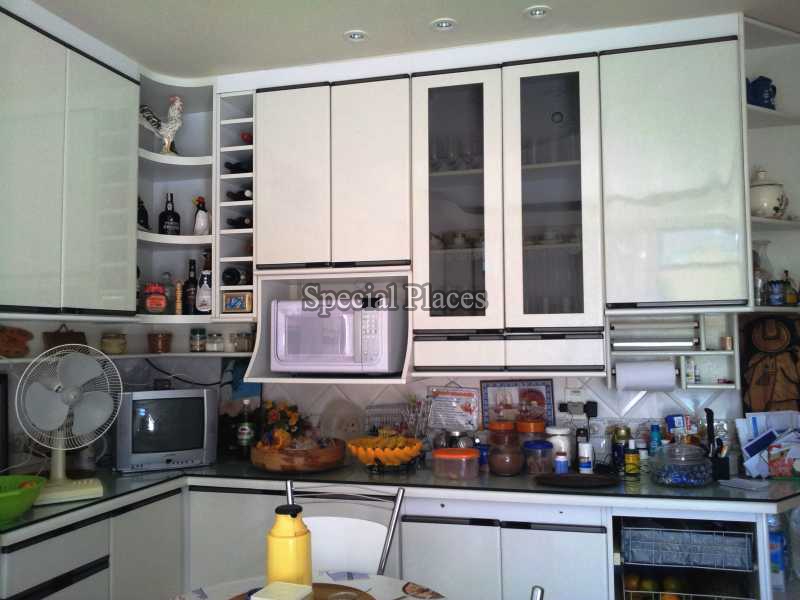 Conheça cozinha do imóvel - Casa em Condomínio Barra, Santa Marina, Barra da Tijuca, Rio de Janeiro, RJ À Venda, 4 Quartos, 380m² - BAC1264 - 8 cozinha