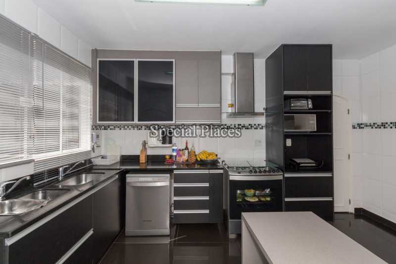 Conheça COZINHA do imóvel - Casa À Venda no Condomínio Itanhangá, Greenwood Park - Itanhangá - Rio de Janeiro - RJ - BAC1296 - 13 COZINHA