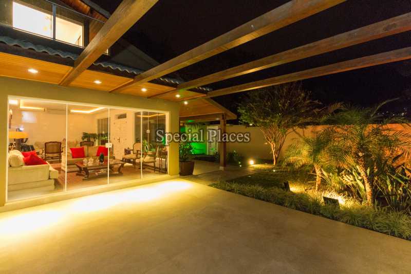 Conheça ILUMINAÇÃO NOTURNA do imóvel - Casa À Venda no Condomínio Itanhangá, Greenwood Park - Itanhangá - Rio de Janeiro - RJ - BAC1296 - 30 ILUMINAÇÃO NOTURNA