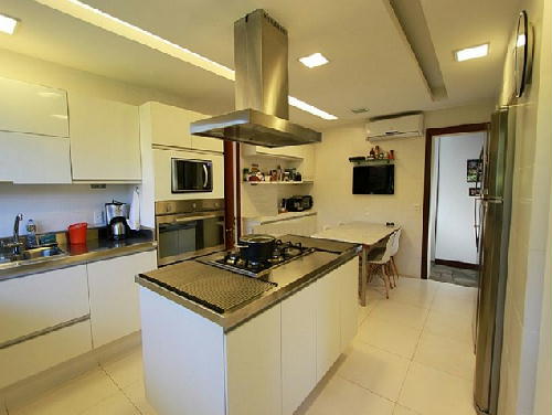 Conheça COZINHA do imóvel - Casa em Condomínio 4 quartos à venda Barra da Tijuca, Rio de Janeiro - R$ 7.950.000 - BAC3518 - 17 COZINHA - Casa em Condomínio 4 quartos à venda Barra da Tijuca, Rio de Janeiro - R$ 7.950.000 - BAC3518 - 17