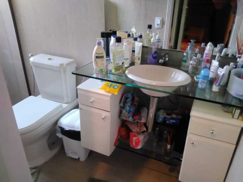 Conheça 9 - BANHEIRO SUÍTE. do imóvel - Cobertura Cachambi,Rio de Janeiro,RJ À Venda,2 Quartos,165m² - MECO20017 - 8 9 - BANHEIRO SUÍTE. - Cobertura Cachambi,Rio de Janeiro,RJ À Venda,2 Quartos,165m² - MECO20017 - 8