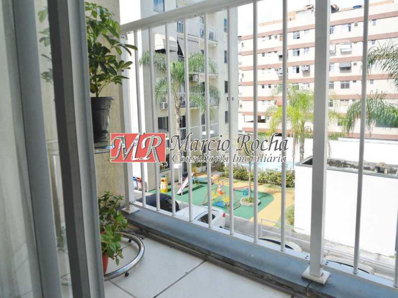 Conheça 02 varanda da sala do imóvel - Nas Nuvens Cond Clube, AP 2qts, varanda, vaga, piscina. - VLAP20323 - 3 02 varanda da sala - Nas Nuvens Cond Clube, AP 2qts, varanda, vaga, piscina. - VLAP20323 - 3