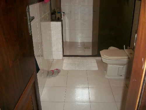 Conheça BANHEIRO1.5 do imóvel - Casa 6 quartos à venda Praça Seca, Rio de Janeiro - R$ 600.000 - RR60001 - 27 BANHEIRO1.5 - Casa 6 quartos à venda Praça Seca, Rio de Janeiro - R$ 600.000 - RR60001 - 27