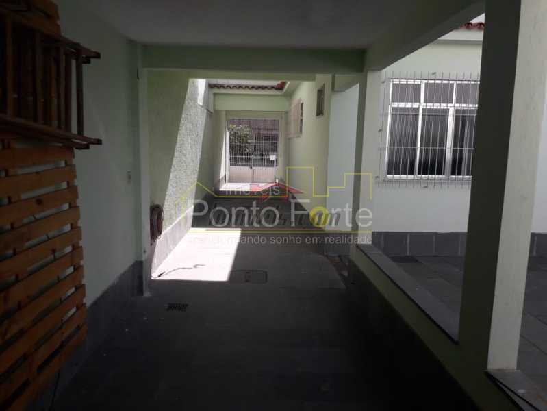 Conheça 28 do imóvel - Casa Vila Valqueire,Rio de Janeiro,RJ À Venda,3 Quartos,236m² - PECA30298 - 29 28 - Casa Vila Valqueire,Rio de Janeiro,RJ À Venda,3 Quartos,236m² - PECA30298 - 29
