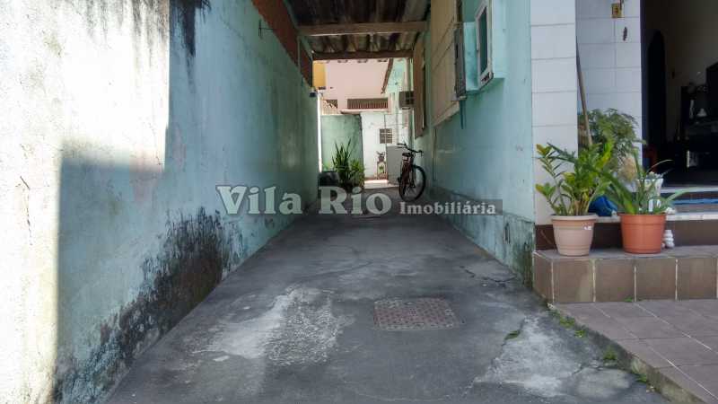 Conheça GARAGEM do imóvel - Casa 7 quartos à venda Colégio, Rio de Janeiro - R$ 450.000 - VCA70002 - 23 GARAGEM - Casa 7 quartos à venda Colégio, Rio de Janeiro - R$ 450.000 - VCA70002 - 23