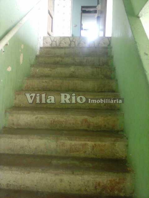 Conheça ESCADA do imóvel - Apartamento 1 quarto à venda Braz de Pina, Rio de Janeiro - R$ 70.000 - VAP10010 - 15 ESCADA - Apartamento 1 quarto à venda Braz de Pina, Rio de Janeiro - R$ 70.000 - VAP10010 - 15