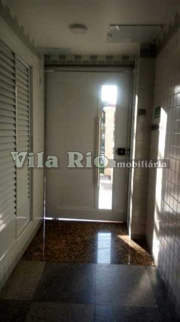 Conheça CIRCULAÇÃO EXTERNA 1 do imóvel - Apartamento 2 quartos à venda Penha Circular, Rio de Janeiro - R$ 320.000 - VAP20228 - 24 CIRCULAÇÃO EXTERNA 1 - Apartamento 2 quartos à venda Penha Circular, Rio de Janeiro - R$ 320.000 - VAP20228 - 24