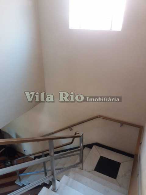 Conheça ESCADA do imóvel - Casa 4 quartos à venda Jardim América, Rio de Janeiro - R$ 426.000 - VCA40014 - 24 ESCADA - Casa 4 quartos à venda Jardim América, Rio de Janeiro - R$ 426.000 - VCA40014 - 24