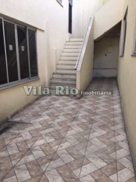 Conheça CIRCULAÇÃO EXTERNA 2 do imóvel - Prédio Vila da Penha, Rio de Janeiro, RJ Para Alugar, 800m² - VPR00001 - 17 CIRCULAÇÃO EXTERNA 2 - Prédio Vila da Penha, Rio de Janeiro, RJ Para Alugar, 800m² - VPR00001 - 17