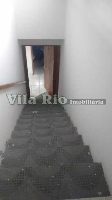 Conheça ESCADA do imóvel - Galpão 300m² para alugar Cordovil, Rio de Janeiro - R$ 8.000 - VGA00016 - 13 ESCADA - Galpão 300m² para alugar Cordovil, Rio de Janeiro - R$ 8.000 - VGA00016 - 13