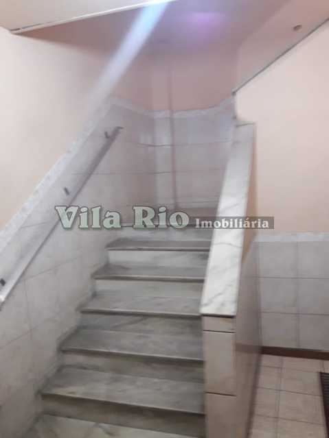 Conheça SUBIDA DO PREDIO do imóvel - Apartamento 2 quartos à venda Madureira, Rio de Janeiro - R$ 200.000 - VAP20553 - 27 SUBIDA DO PREDIO - Apartamento 2 quartos à venda Madureira, Rio de Janeiro - R$ 200.000 - VAP20553 - 27