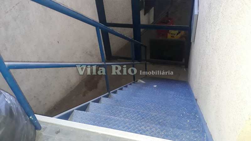 Conheça Acesso ao escritório do imóvel - Galpão 600m² para venda e aluguel Irajá, Rio de Janeiro - R$ 1.400.000 - VGA00019 - 4 Acesso ao escritório - Galpão 600m² para venda e aluguel Irajá, Rio de Janeiro - R$ 1.400.000 - VGA00019 - 4