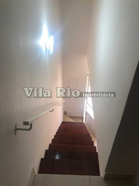 Conheça ESCADA do imóvel - Casa em Condomínio 2 quartos à venda Pavuna, Rio de Janeiro - R$ 150.000 - VCN20038 - 16 ESCADA - Casa em Condomínio 2 quartos à venda Pavuna, Rio de Janeiro - R$ 150.000 - VCN20038 - 16