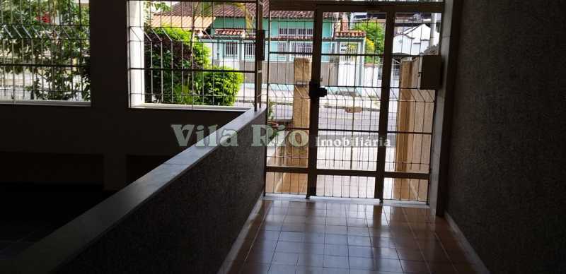 Conheça HALL 1 do imóvel - Apartamento 2 quartos à venda Vaz Lobo, Rio de Janeiro - R$ 278.000 - VAP20745 - 25 HALL 1 - Apartamento 2 quartos à venda Vaz Lobo, Rio de Janeiro - R$ 278.000 - VAP20745 - 25