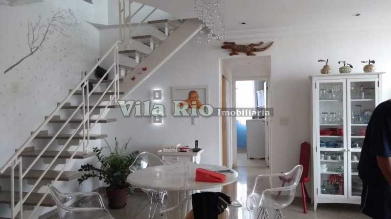 Conheça ESCADA SUBIDA PARA TERRAÇO do imóvel - Cobertura 2 quartos à venda Barra da Tijuca, Rio de Janeiro - R$ 2.000.000 - VCO20012 - 20 ESCADA SUBIDA PARA TERRAÇO - Cobertura 2 quartos à venda Barra da Tijuca, Rio de Janeiro - R$ 2.000.000 - VCO20012 - 20
