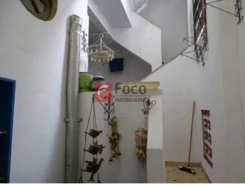 Conheça circulação Externa do imóvel - Casa à venda Rua Roquete Pinto,Urca, Rio de Janeiro - R$ 3.500.000 - JBCA100001 - 12 circulação Externa - Casa à venda Rua Roquete Pinto,Urca, Rio de Janeiro - R$ 3.500.000 - JBCA100001 - 12