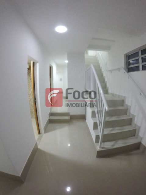 Conheça ESCADA LINEAR do imóvel - Casa à venda Rua Oliveira Fausto,Botafogo, Rio de Janeiro - R$ 3.350.000 - FLCA60031 - 13 ESCADA LINEAR - Casa à venda Rua Oliveira Fausto,Botafogo, Rio de Janeiro - R$ 3.350.000 - FLCA60031 - 13