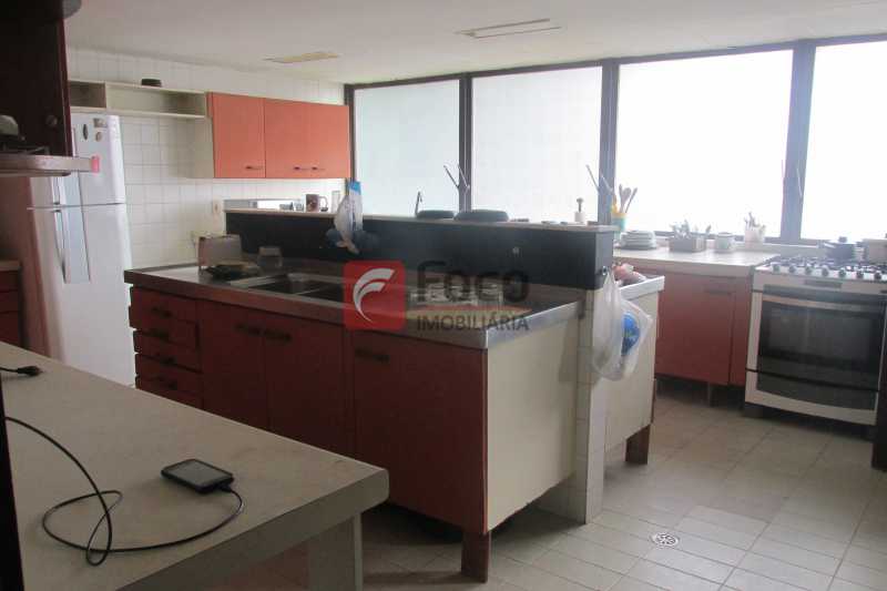 Conheça COPA COZINHA do imóvel - Casa à venda Rua Engenheiro Alfredo Duarte,Jardim Botânico, Rio de Janeiro - R$ 4.800.000 - JBCA40041 - 21 COPA COZINHA - Casa à venda Rua Engenheiro Alfredo Duarte,Jardim Botânico, Rio de Janeiro - R$ 4.800.000 - JBCA40041 - 21