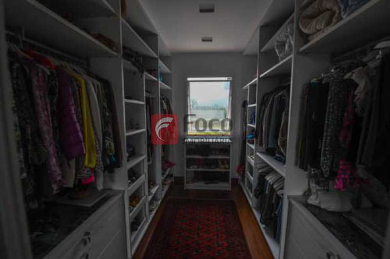 Conheça Closet do imóvel - Casa em Condomínio à venda Rua Poeta Khalil Gibran,Itanhangá, Rio de Janeiro - R$ 3.800.000 - JBCN40007 - 12 Closet - Casa em Condomínio à venda Rua Poeta Khalil Gibran,Itanhangá, Rio de Janeiro - R$ 3.800.000 - JBCN40007 - 12