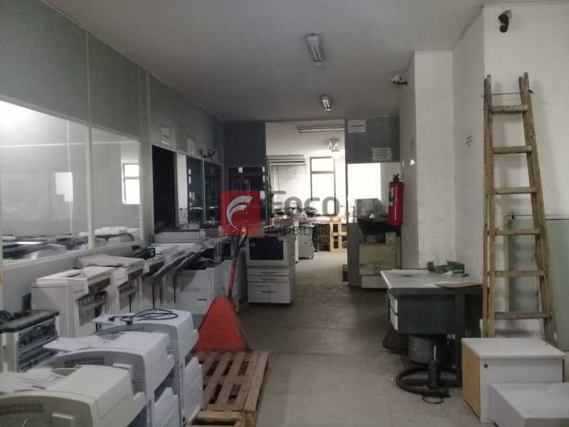 Conheça CIRCULAÇÃO do imóvel - Prédio 2680m² à venda Rua do Resende,Centro, Rio de Janeiro - R$ 13.000.000 - JBPR00005 - 3 CIRCULAÇÃO - Prédio 2680m² à venda Rua do Resende,Centro, Rio de Janeiro - R$ 13.000.000 - JBPR00005 - 3
