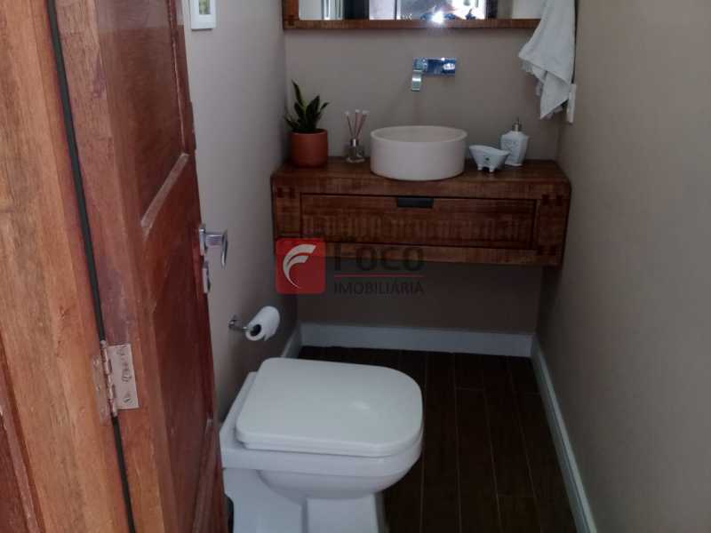 Conheça LAVABO do imóvel - Casa de Vila à venda Rua Uruguai,Tijuca, Rio de Janeiro - R$ 1.060.000 - JBCV30007 - 11 LAVABO - Casa de Vila à venda Rua Uruguai,Tijuca, Rio de Janeiro - R$ 1.060.000 - JBCV30007 - 11