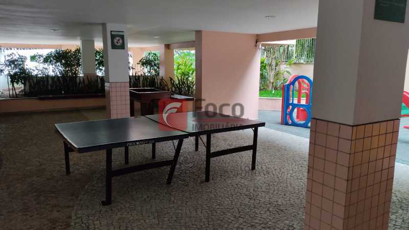 Conheça PLAY do imóvel - Cobertura à venda Rua das Laranjeiras,Laranjeiras, Rio de Janeiro - R$ 1.600.000 - JBCO30193 - 29 PLAY - Cobertura à venda Rua das Laranjeiras,Laranjeiras, Rio de Janeiro - R$ 1.600.000 - JBCO30193 - 29