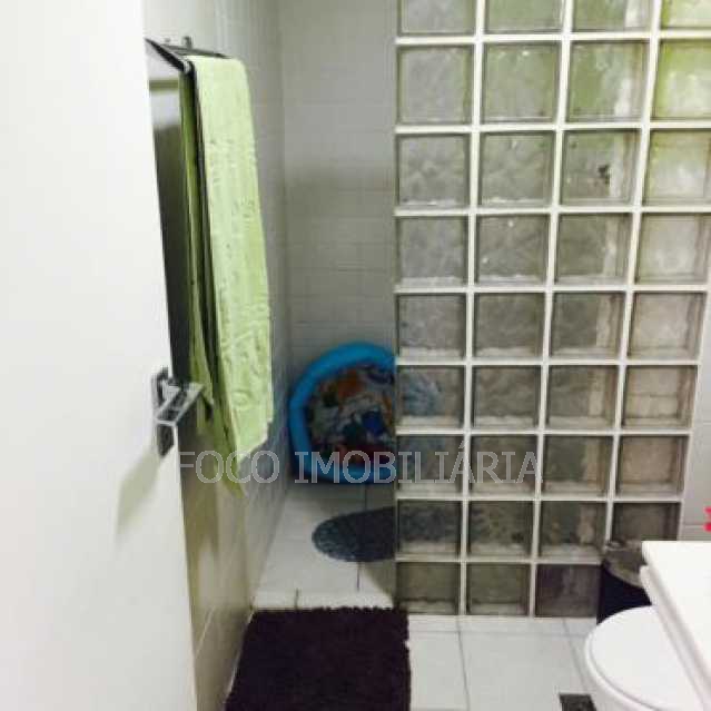 Conheça BANHEIRO SOCIAL do imóvel - Apartamento à venda Rua Mário Portela,Laranjeiras, Rio de Janeiro - R$ 950.000 - FLAP30760 - 16 BANHEIRO SOCIAL - Apartamento à venda Rua Mário Portela,Laranjeiras, Rio de Janeiro - R$ 950.000 - FLAP30760 - 16