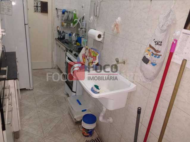 Conheça ÁREA E COZINHA do imóvel - Apartamento à venda Praia de Botafogo,Botafogo, Rio de Janeiro - R$ 550.000 - FLAP21023 - 15 ÁREA E COZINHA - Apartamento à venda Praia de Botafogo,Botafogo, Rio de Janeiro - R$ 550.000 - FLAP21023 - 15