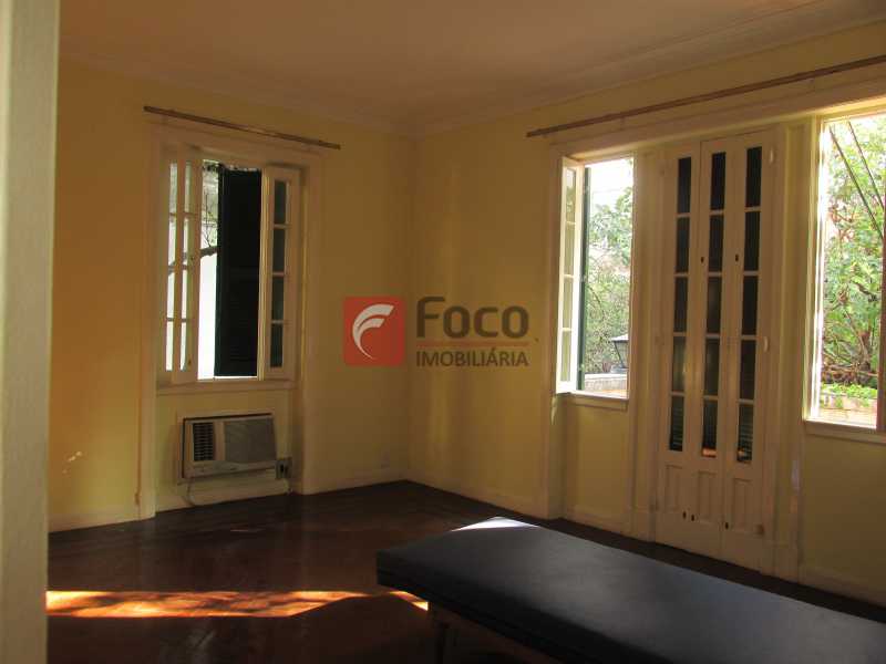 Conheça quarto suite do imóvel - Casarão tipo Sobrado em Botafogo podendo servir para moradia ou comercial - 5 Quartos - 6 Vagas - JBCA50010 - 6 quarto suite - Casarão tipo Sobrado em Botafogo podendo servir para moradia ou comercial - 5 Quartos - 6 Vagas - JBCA50010 - 6