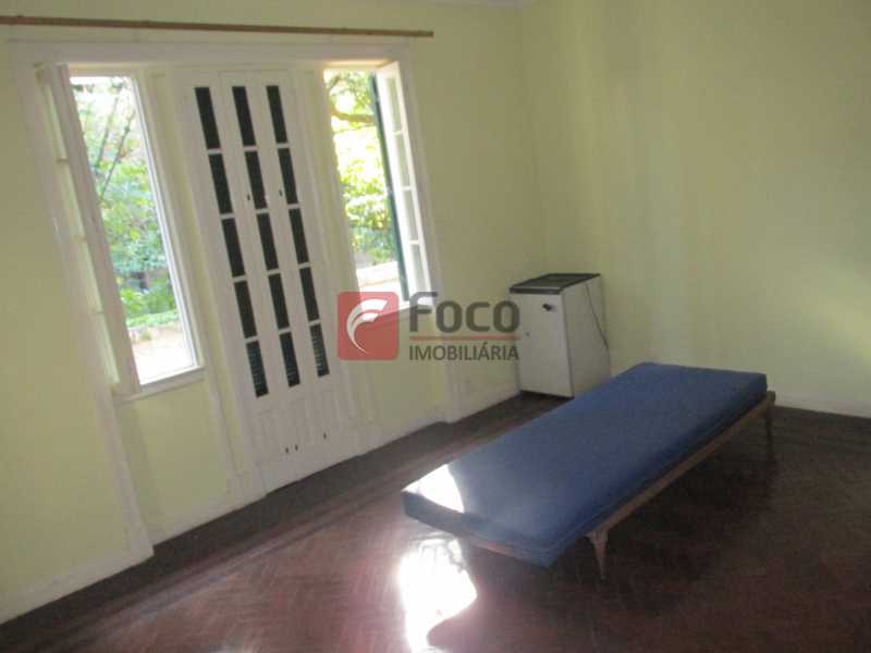 Conheça quarto suite do imóvel - Casarão tipo Sobrado em Botafogo podendo servir para moradia ou comercial - 5 Quartos - 6 Vagas - JBCA50010 - 7 quarto suite - Casarão tipo Sobrado em Botafogo podendo servir para moradia ou comercial - 5 Quartos - 6 Vagas - JBCA50010 - 7