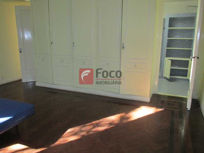 Conheça quarto suite do imóvel - Casarão tipo Sobrado em Botafogo podendo servir para moradia ou comercial - 5 Quartos - 6 Vagas - JBCA50010 - 9 quarto suite - Casarão tipo Sobrado em Botafogo podendo servir para moradia ou comercial - 5 Quartos - 6 Vagas - JBCA50010 - 9