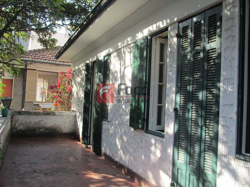 Conheça varanda do 2o.piso do imóvel - Casarão tipo Sobrado em Botafogo podendo servir para moradia ou comercial - 5 Quartos - 6 Vagas - JBCA50010 - 3 varanda do 2o.piso - Casarão tipo Sobrado em Botafogo podendo servir para moradia ou comercial - 5 Quartos - 6 Vagas - JBCA50010 - 3
