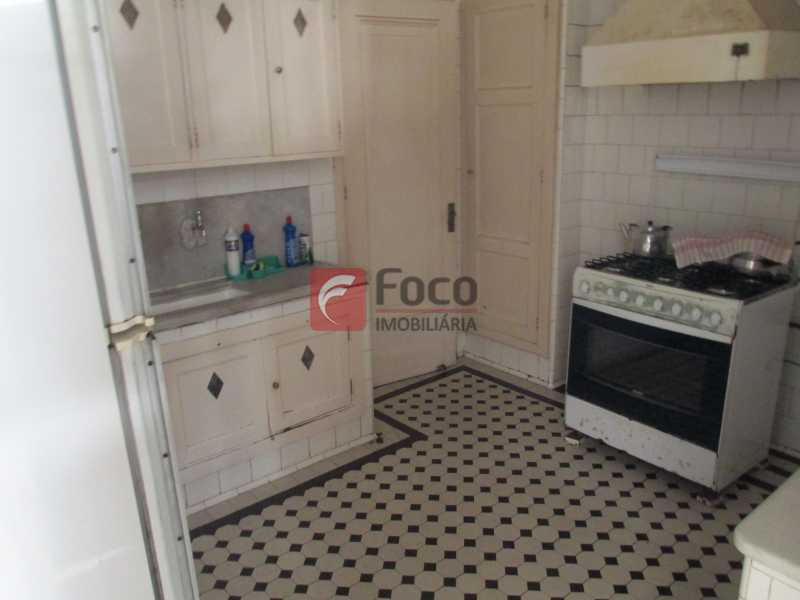 Conheça cozinha do imóvel - Casarão tipo Sobrado em Botafogo podendo servir para moradia ou comercial - 5 Quartos - 6 Vagas - JBCA50010 - 28 cozinha - Casarão tipo Sobrado em Botafogo podendo servir para moradia ou comercial - 5 Quartos - 6 Vagas - JBCA50010 - 28