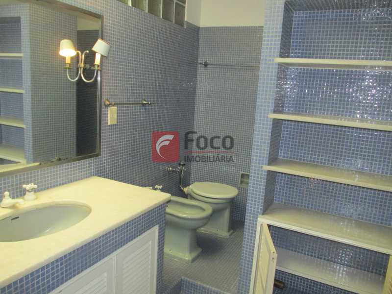 Conheça banheiro suite do imóvel - Casarão tipo Sobrado em Botafogo podendo servir para moradia ou comercial - 5 Quartos - 6 Vagas - JBCA50010 - 11 banheiro suite - Casarão tipo Sobrado em Botafogo podendo servir para moradia ou comercial - 5 Quartos - 6 Vagas - JBCA50010 - 11