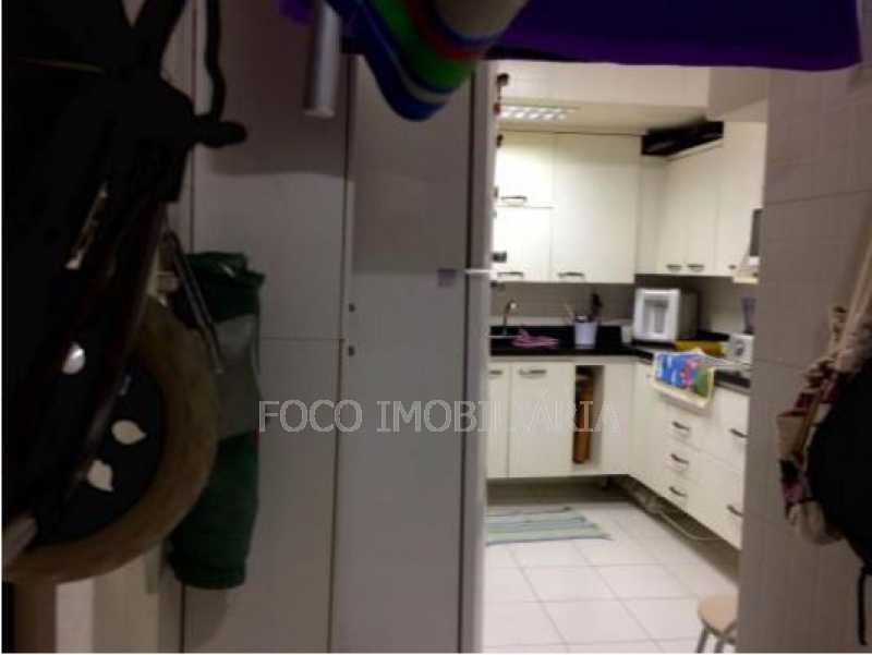 Conheça ÁREA SERVIÇO do imóvel - Apartamento à venda Rua Bento Lisboa,Catete, Rio de Janeiro - R$ 550.000 - FLAP10727 - 19 ÁREA SERVIÇO - Apartamento à venda Rua Bento Lisboa,Catete, Rio de Janeiro - R$ 550.000 - FLAP10727 - 19