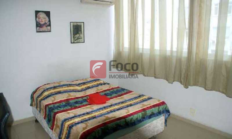 Conheça QUARTO do imóvel - Posto 6 a uma quadra da Praia. Conjugadão dividido em quarto e sala. Pertinho do Metrô Cantagalo. - JBKI00075 - 10 QUARTO - Posto 6 a uma quadra da Praia. Conjugadão dividido em quarto e sala. Pertinho do Metrô Cantagalo. - JBKI00075 - 10