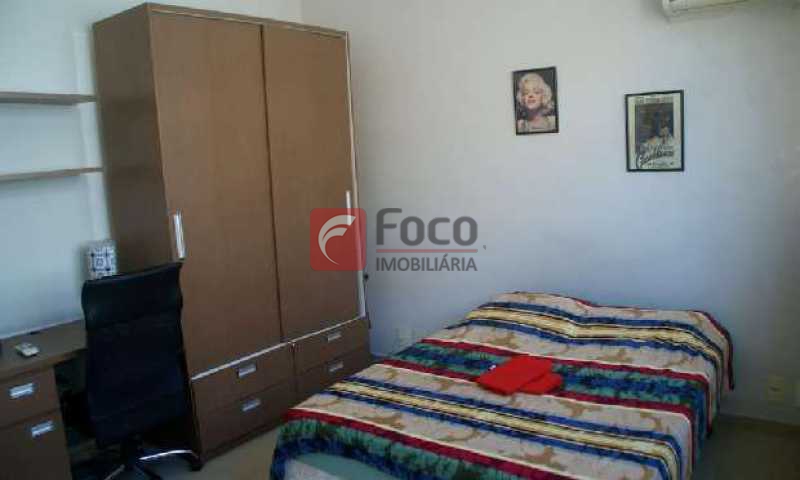 Conheça QUARTO do imóvel - Posto 6 a uma quadra da Praia. Conjugadão dividido em quarto e sala. Pertinho do Metrô Cantagalo. - JBKI00075 - 11 QUARTO - Posto 6 a uma quadra da Praia. Conjugadão dividido em quarto e sala. Pertinho do Metrô Cantagalo. - JBKI00075 - 11