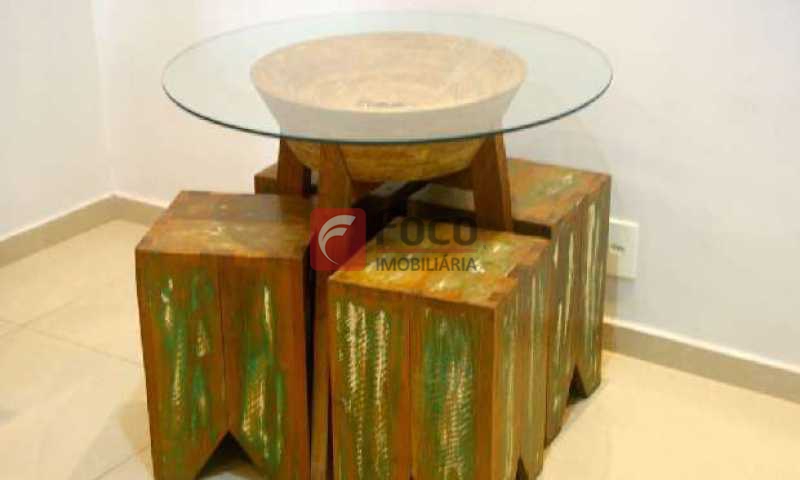 Conheça SALA do imóvel - Posto 6 a uma quadra da Praia. Conjugadão dividido em quarto e sala. Pertinho do Metrô Cantagalo. - JBKI00075 - 17 SALA - Posto 6 a uma quadra da Praia. Conjugadão dividido em quarto e sala. Pertinho do Metrô Cantagalo. - JBKI00075 - 17