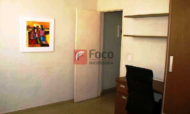 Conheça QUARTO do imóvel - Posto 6 a uma quadra da Praia. Conjugadão dividido em quarto e sala. Pertinho do Metrô Cantagalo. - JBKI00075 - 18 QUARTO - Posto 6 a uma quadra da Praia. Conjugadão dividido em quarto e sala. Pertinho do Metrô Cantagalo. - JBKI00075 - 18