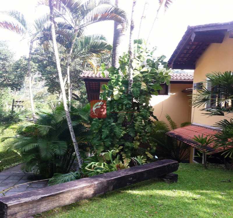 Conheça JARDINS do imóvel - Ampla Casa no Meio do Verde - 482 m2 no Iptu - 04 Salas, 05 dormitórios (3 suítes) - Piscina, Sauna e Lindo Jardim - JBCA50011 - 13 JARDINS - Ampla Casa no Meio do Verde - 482 m2 no Iptu - 04 Salas, 05 dormitórios (3 suítes) - Piscina, Sauna e Lindo Jardim - JBCA50011 - 13