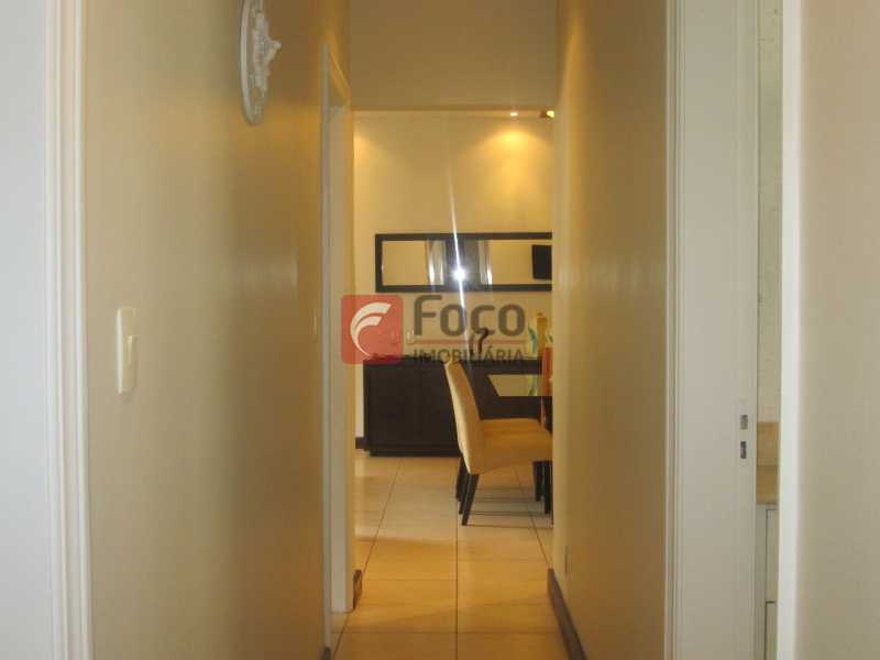 Conheça CIRCULAÇÃO do imóvel - Amplo Imóvel Junto À Lagoa - Ótimo Prédio Gradeado e Ajardinado - Sala & 3 Qts. Com Dependência - FLAP31658 - 8 CIRCULAÇÃO - Amplo Imóvel Junto À Lagoa - Ótimo Prédio Gradeado e Ajardinado - Sala & 3 Qts. Com Dependência - FLAP31658 - 8