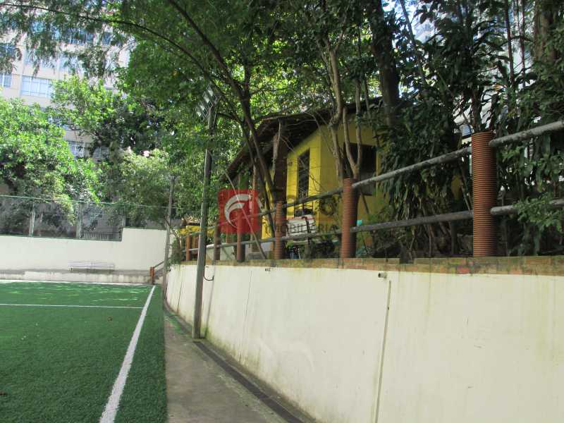 Conheça CAMPO DE FUTEBOL do imóvel - Ótima Localização, perto Metrô Jardim de Alah e Shopping Leblon - Sala Quarto Reformado. - JBAP10211 - 19 CAMPO DE FUTEBOL - Ótima Localização, perto Metrô Jardim de Alah e Shopping Leblon - Sala Quarto Reformado. - JBAP10211 - 19