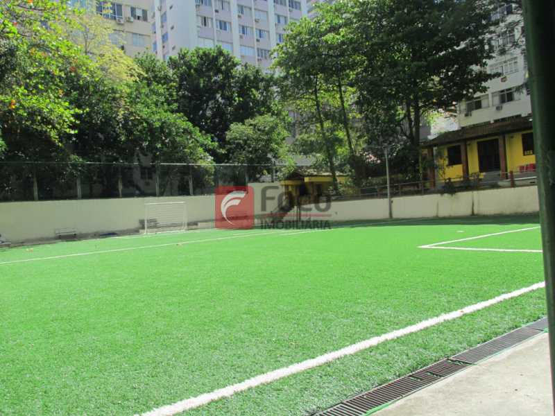 Conheça CAMPO DE FUTEBOL do imóvel - Ótima Localização, perto Metrô Jardim de Alah e Shopping Leblon - Sala Quarto Reformado. - JBAP10211 - 18 CAMPO DE FUTEBOL - Ótima Localização, perto Metrô Jardim de Alah e Shopping Leblon - Sala Quarto Reformado. - JBAP10211 - 18
