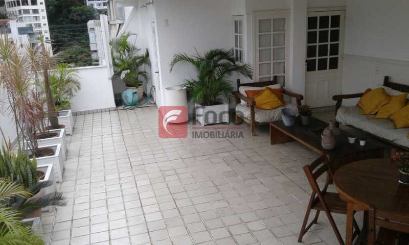 Conheça TERRAÇO do imóvel - Próximo a Lagoa - Linda Cobertura com Vista para a Lagoa - 04 quartos (2suítes) - 02 Vagas na Escritura - JBCO40058 - 6 TERRAÇO - Próximo a Lagoa - Linda Cobertura com Vista para a Lagoa - 04 quartos (2suítes) - 02 Vagas na Escritura - JBCO40058 - 6