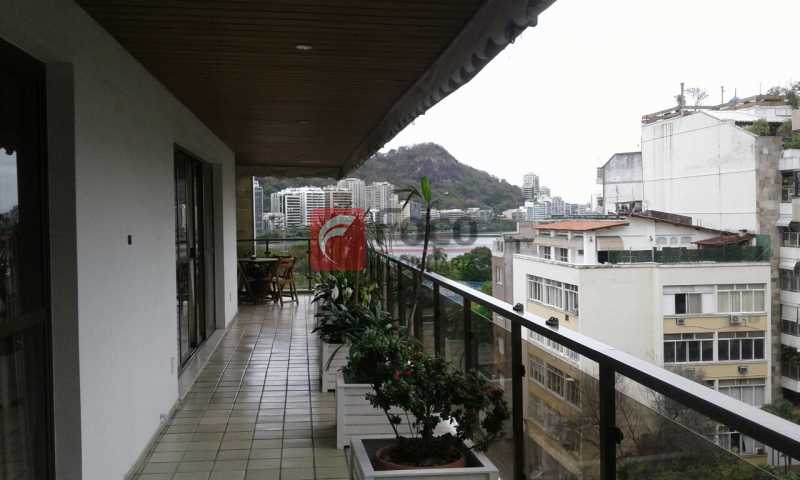 Conheça VARANDÃO do imóvel - Próximo a Lagoa - Linda Cobertura com Vista para a Lagoa - 04 quartos (2suítes) - 02 Vagas na Escritura - JBCO40058 - 9 VARANDÃO - Próximo a Lagoa - Linda Cobertura com Vista para a Lagoa - 04 quartos (2suítes) - 02 Vagas na Escritura - JBCO40058 - 9