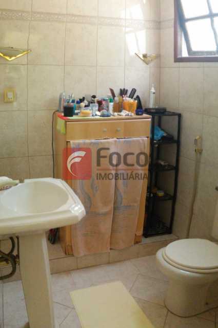 Conheça BANHEIRO do imóvel - COMERCIAL e RESIDENCIAL Inicio da Rua Alice, Casa Duplex! - FLCA40064 - 8 BANHEIRO - COMERCIAL e RESIDENCIAL Inicio da Rua Alice, Casa Duplex! - FLCA40064 - 8