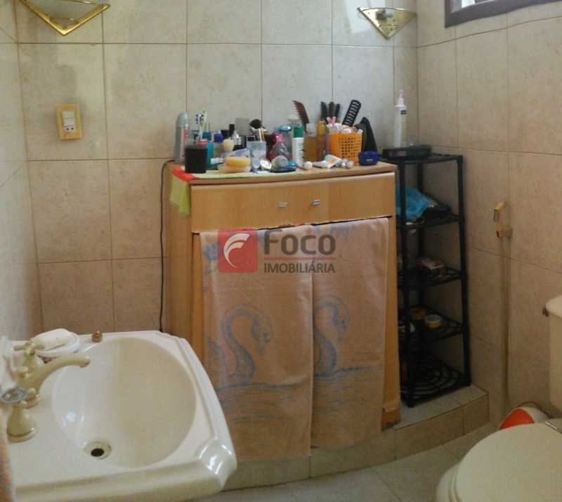 Conheça BANHEIRO do imóvel - COMERCIAL e RESIDENCIAL Inicio da Rua Alice, Casa Duplex! - FLCA40064 - 12 BANHEIRO - COMERCIAL e RESIDENCIAL Inicio da Rua Alice, Casa Duplex! - FLCA40064 - 12