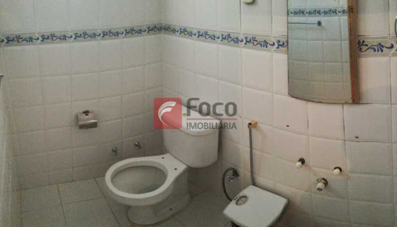 Conheça BANHEIRO do imóvel - COMERCIAL e RESIDENCIAL Inicio da Rua Alice, Casa Duplex! - FLCA40064 - 13 BANHEIRO - COMERCIAL e RESIDENCIAL Inicio da Rua Alice, Casa Duplex! - FLCA40064 - 13